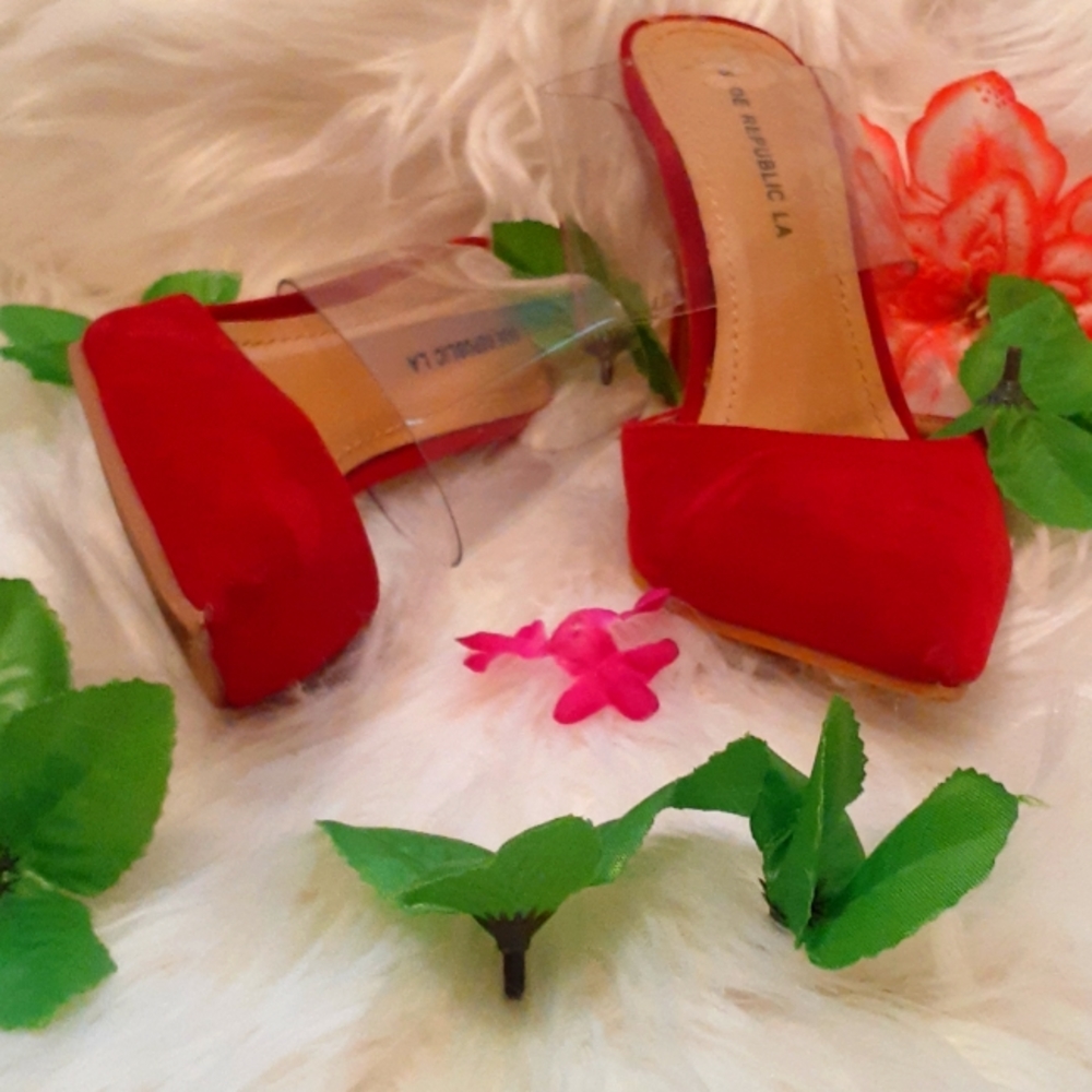 Heels - Picture 3 of 3